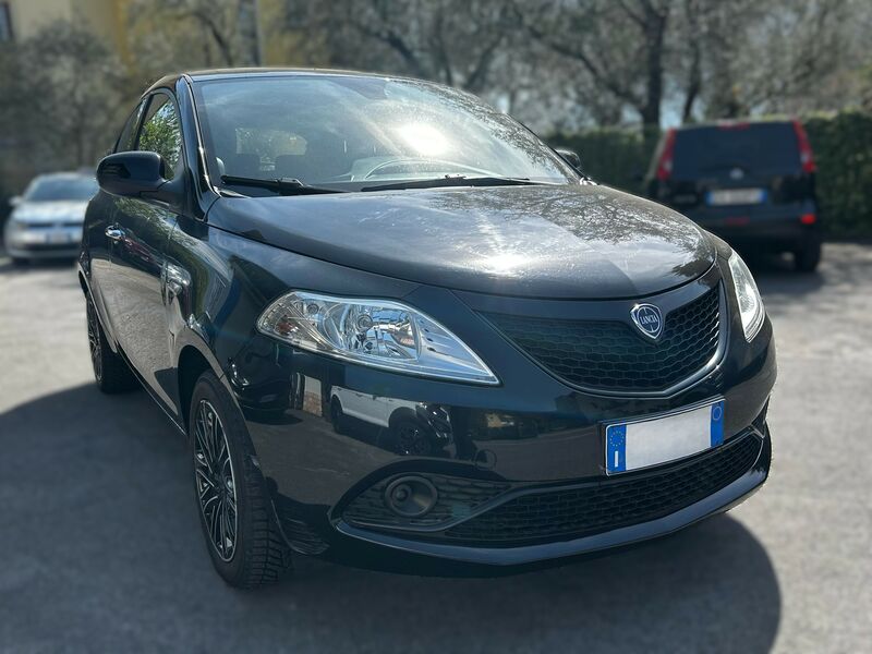 YPSILON 