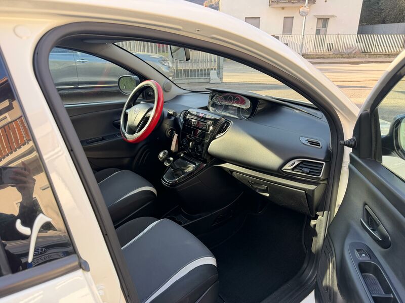 LANCIA YPSILON  ELEFANTINO 5 P.