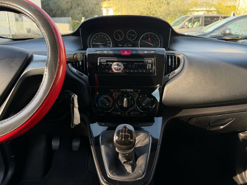 LANCIA YPSILON  ELEFANTINO 5 P.